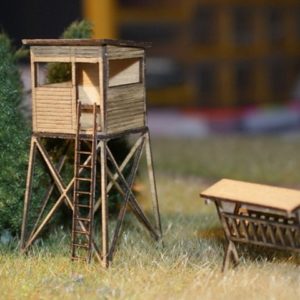 MW-12-41 - Hochsitz mit Futterkrippe